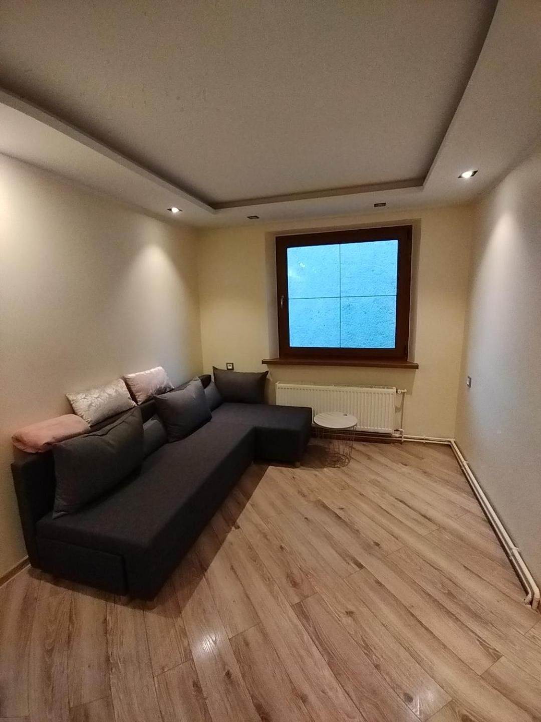 דירות ואלבריץ' Apartament Przy Dworcu מראה חיצוני תמונה